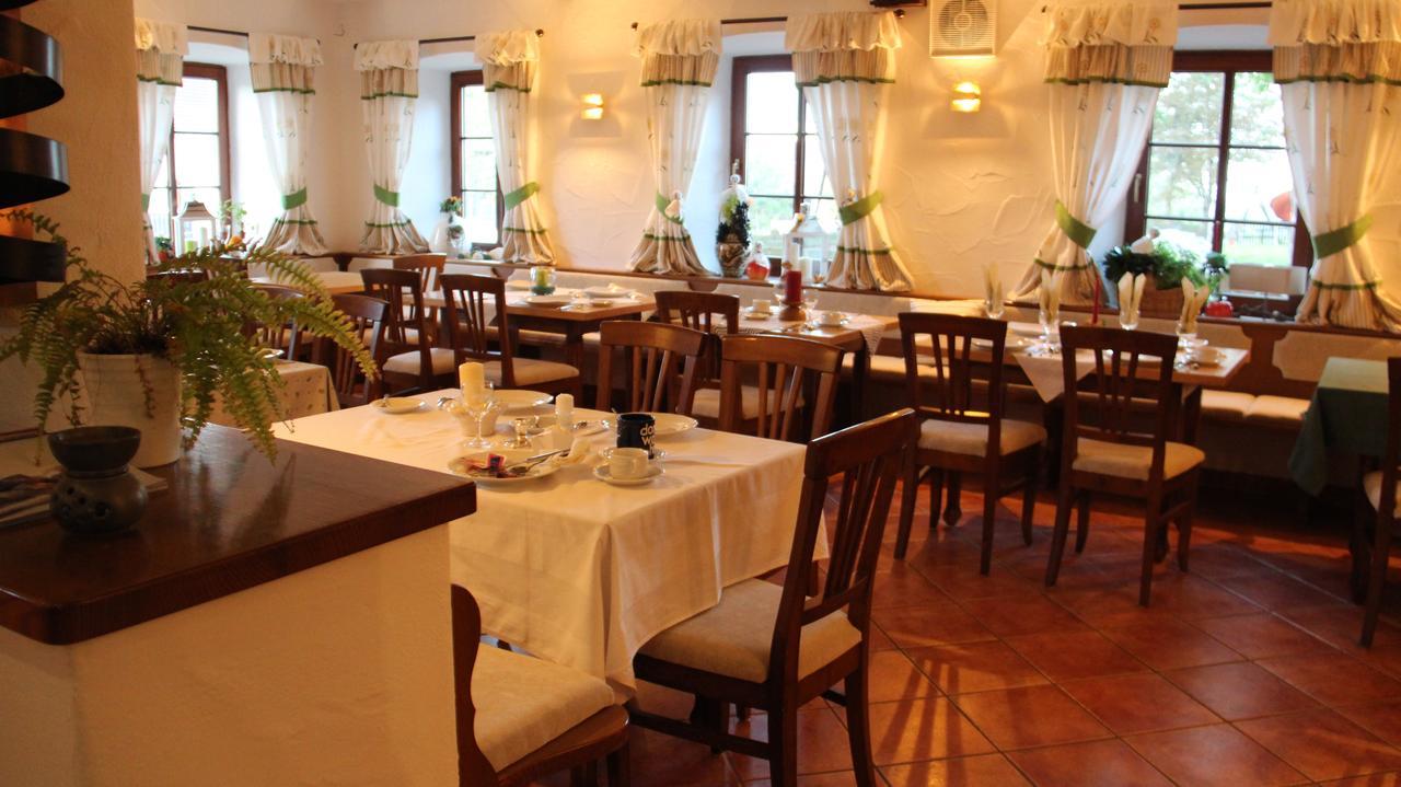 Hotel Alpenblick Riedering Εξωτερικό φωτογραφία